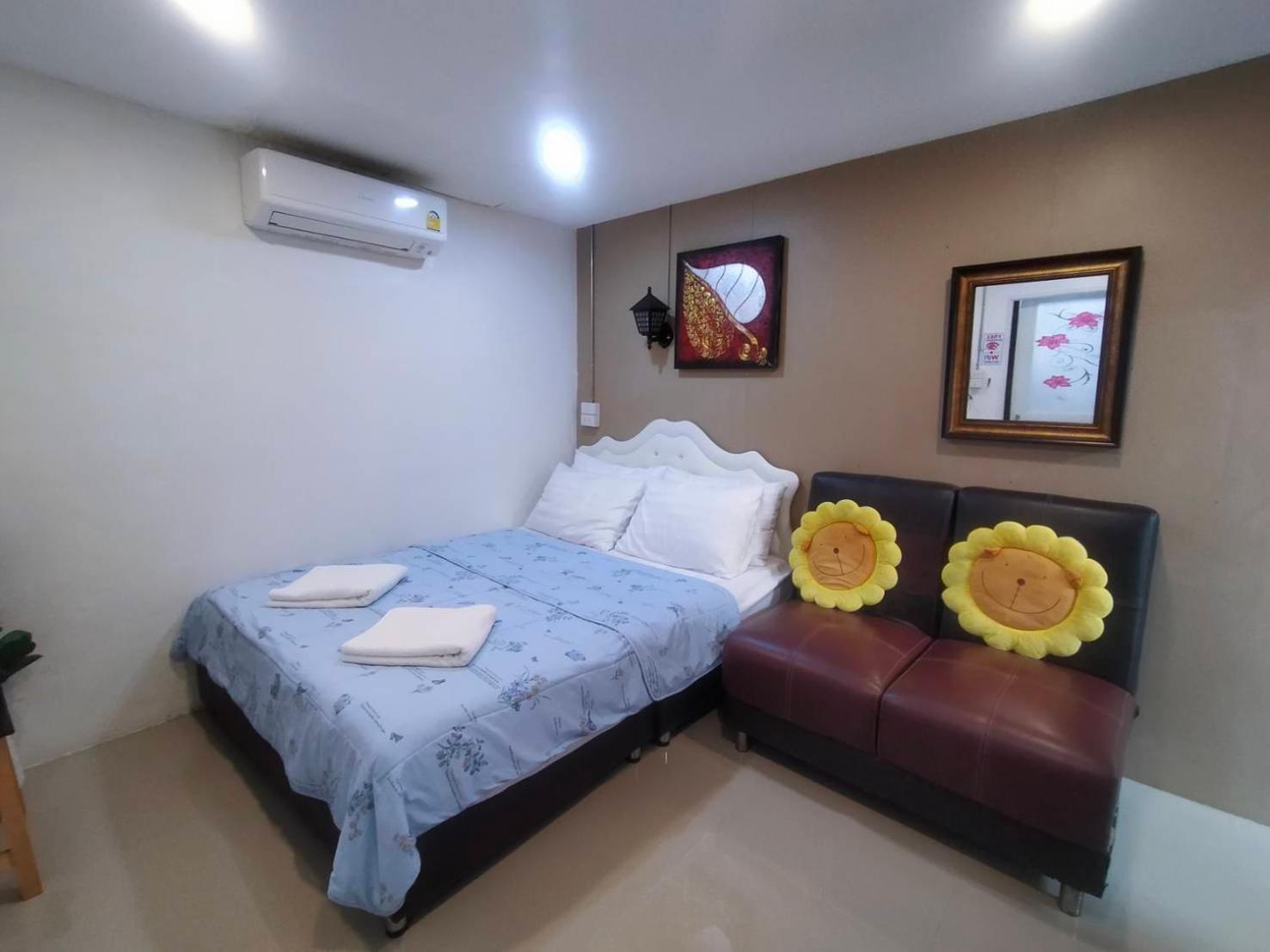 Ruenthip Homestay Bangkok Exterior foto
